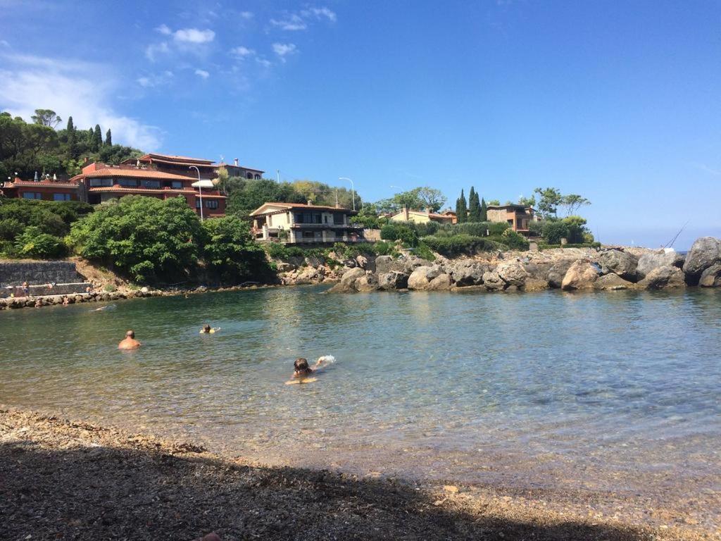 Appartamento "Casa Girasole" Con Accesso Diretto Alla Spiaggia Порто Санто Стефано Экстерьер фото